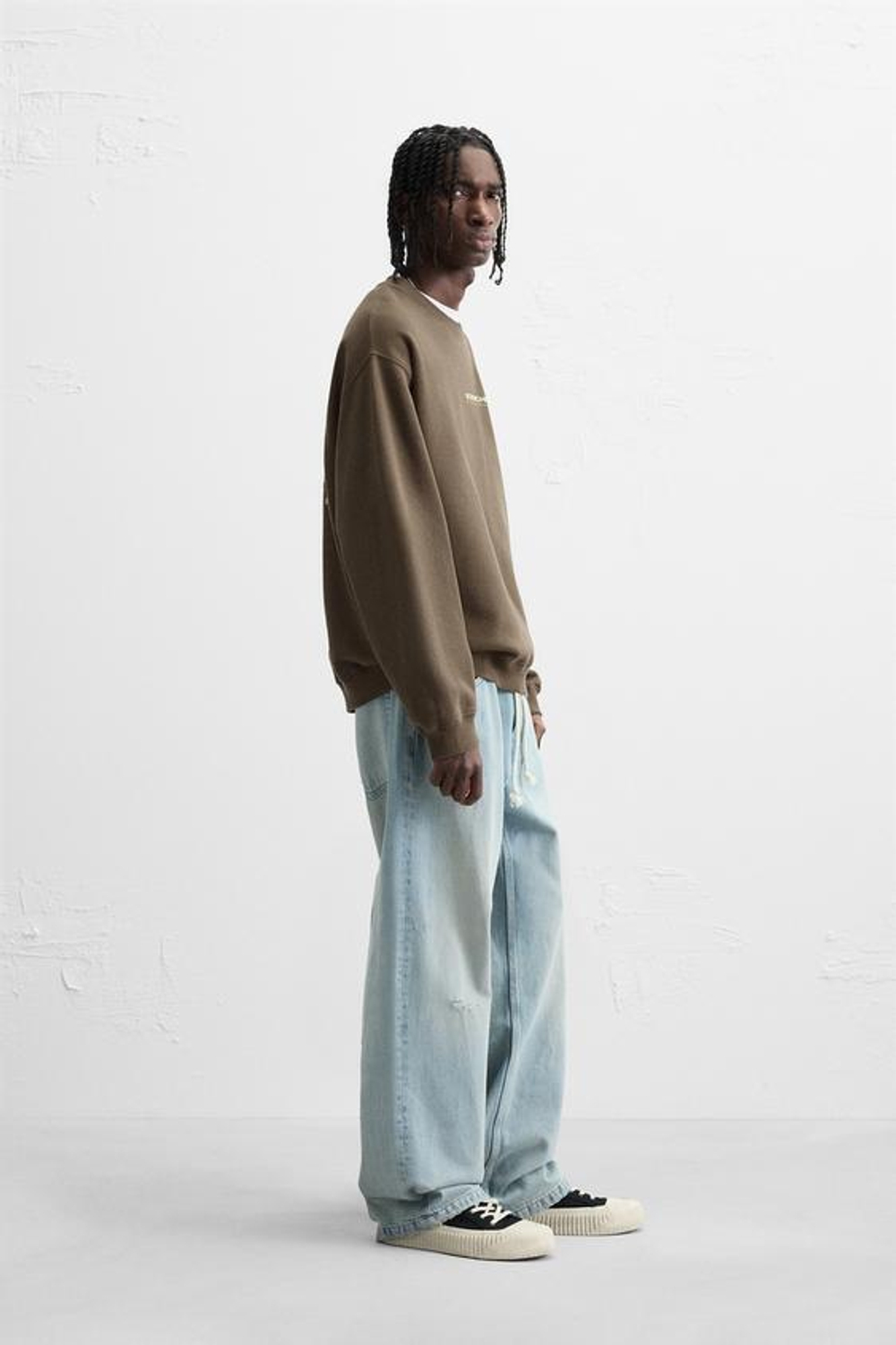 ZARA ТОЛСТОВКА С КОНТРАСТНОЙ ВЫШИВКОЙ, КОРИЧНЕВЫЙ