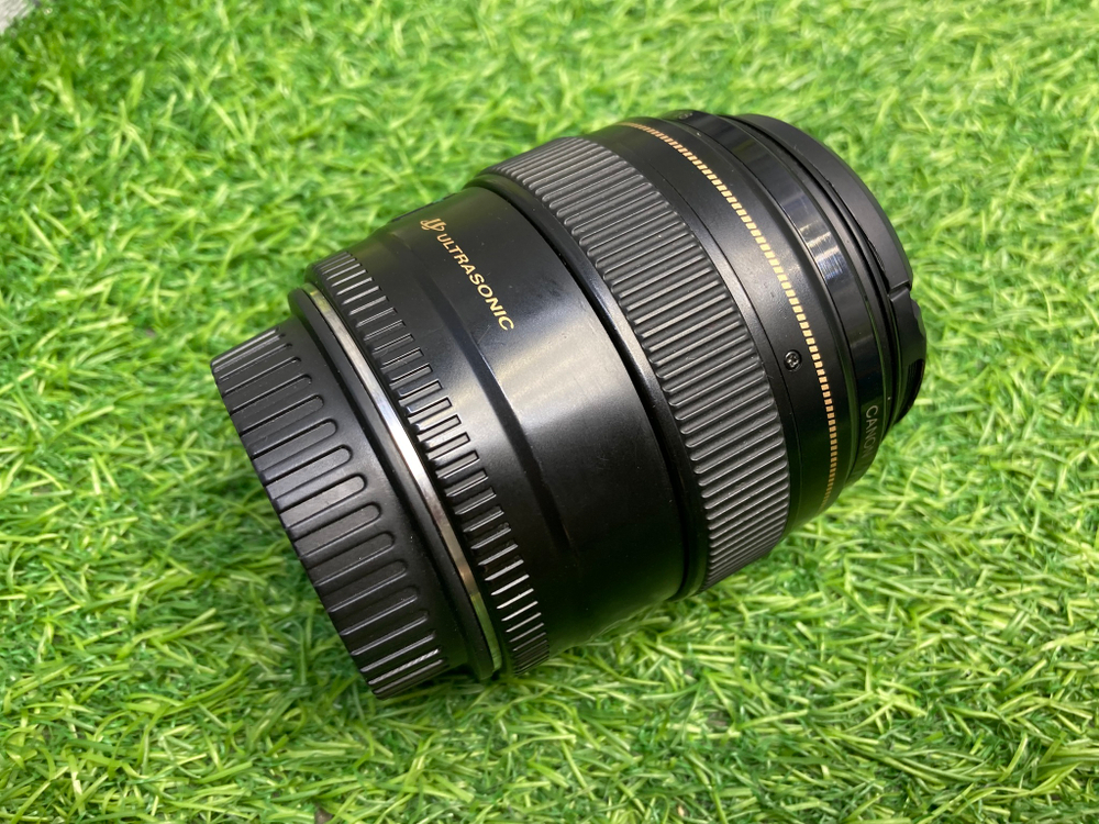 Canon EF 85mm 1.8 USM