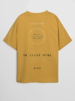 Футболка горчичного цвета для мальчика