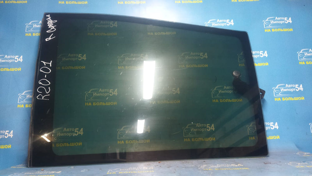 Стекло багажника правое NISSAN TERRANO 1993