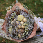 Букет сухоцветов  - Нежность , со свечами, шишками, орехами 35х35 см