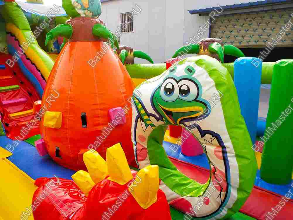 Коммерческий надувной батут "Хамелеон и динозавры" 9х5х5 м