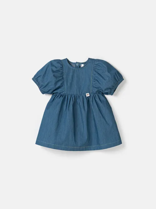 Платье с объемным рукавом 