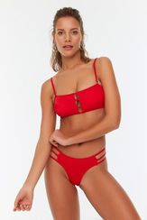 Qadın üçün çimərlik geyimi qırmızı