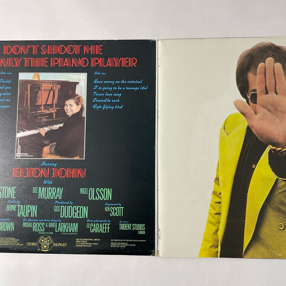 Винтажная виниловая пластинка LP Elton John Don't Shoot Me I'm Only The Piano Player (Англия 1973)
