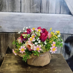 Композиция с весенними цветами для декора