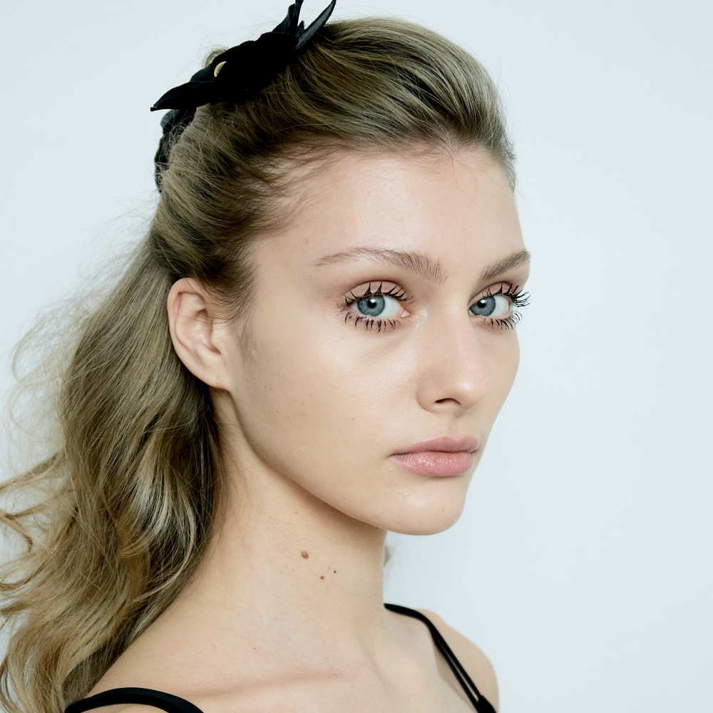 Заколка-пион на невидимке