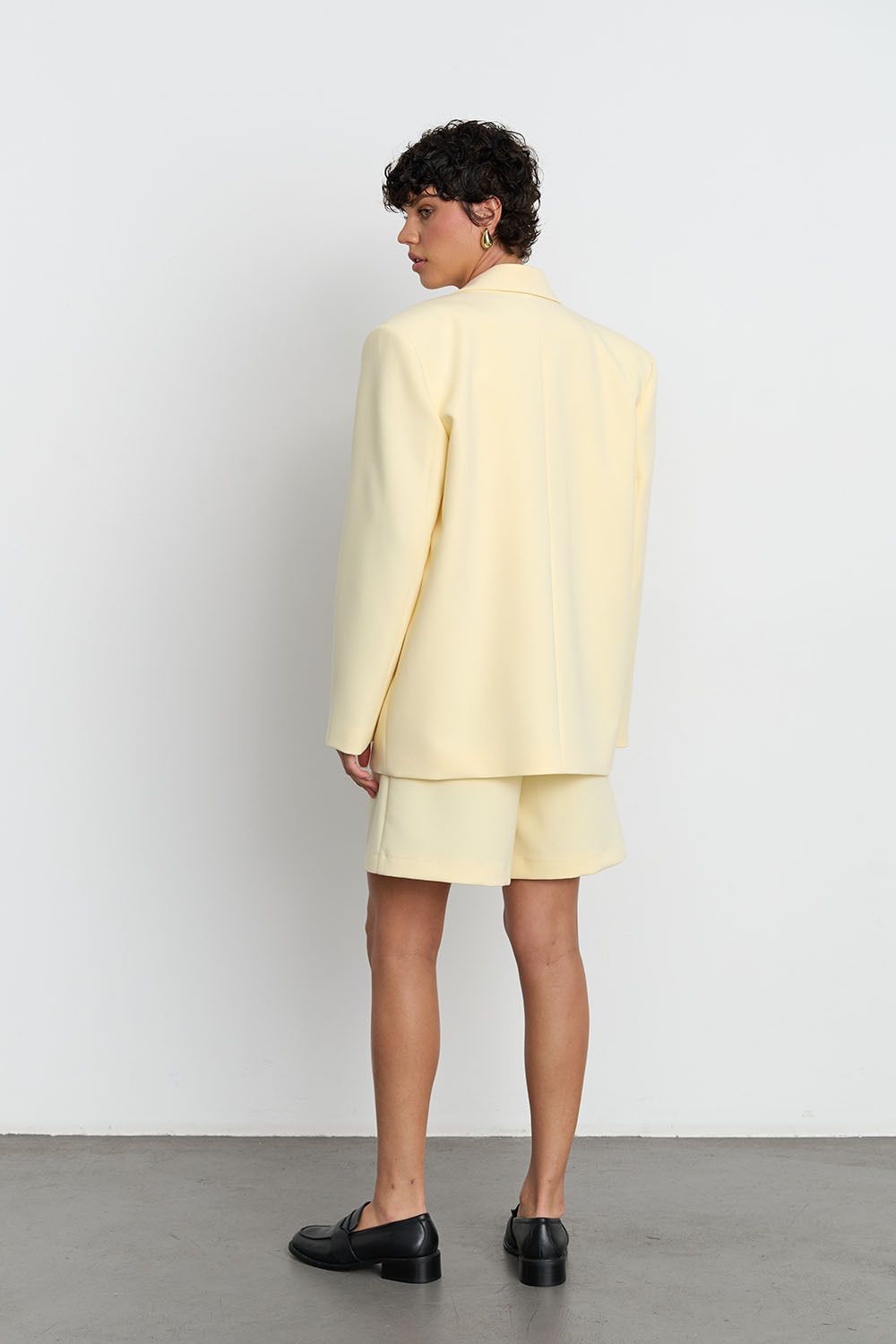 Пиджак свободный костюмный ванильного цвета