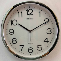 Настенные часы Seiko QXA020S