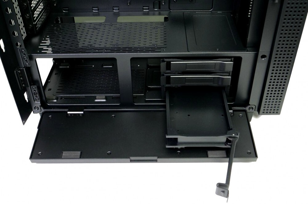 Корпус Razer Tomahawk A1 mATX, E-ATX, Mini-ITX, ATX, Midi-Tower, без БП, с окном, подсветка, 2xUSB 3.0, Audio, USB Type-C RTL