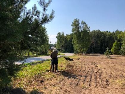 В южной части «Романовского Парка – 2» началась подготовка для монтажа ограждений участков