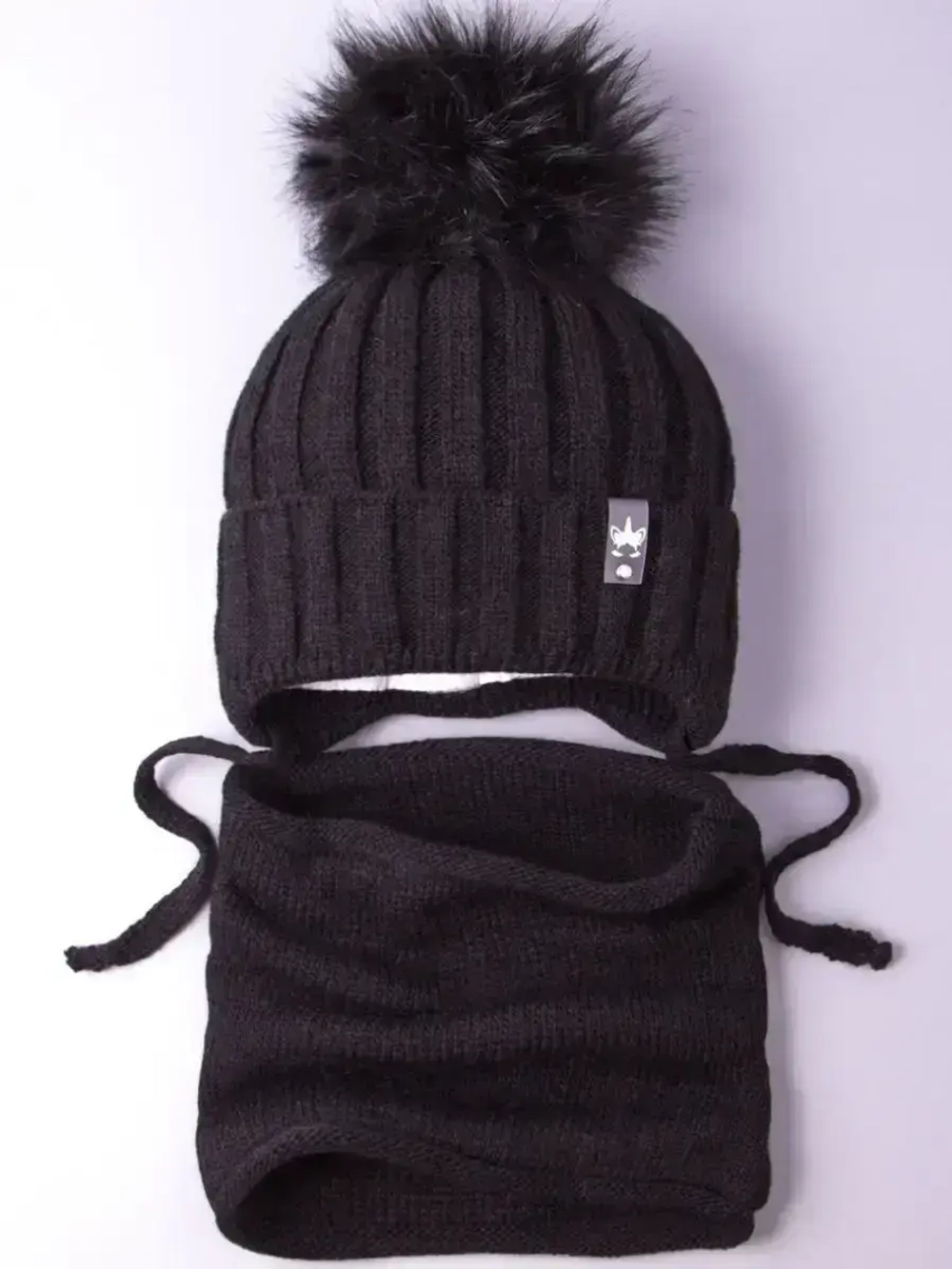 Шапка для девочки зимняя вязаная и снуд