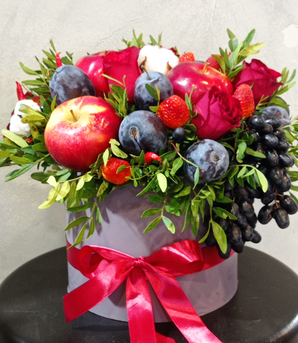 Фруктовый букет в шляпной коробке