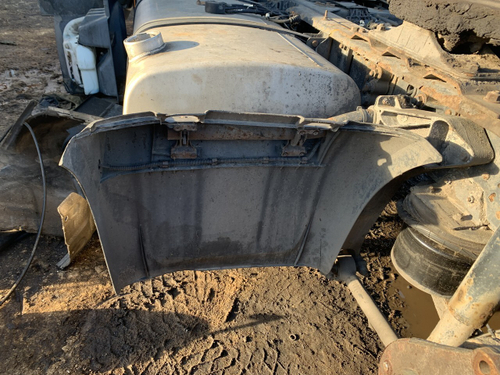 Крыло заднее левое передняя часть