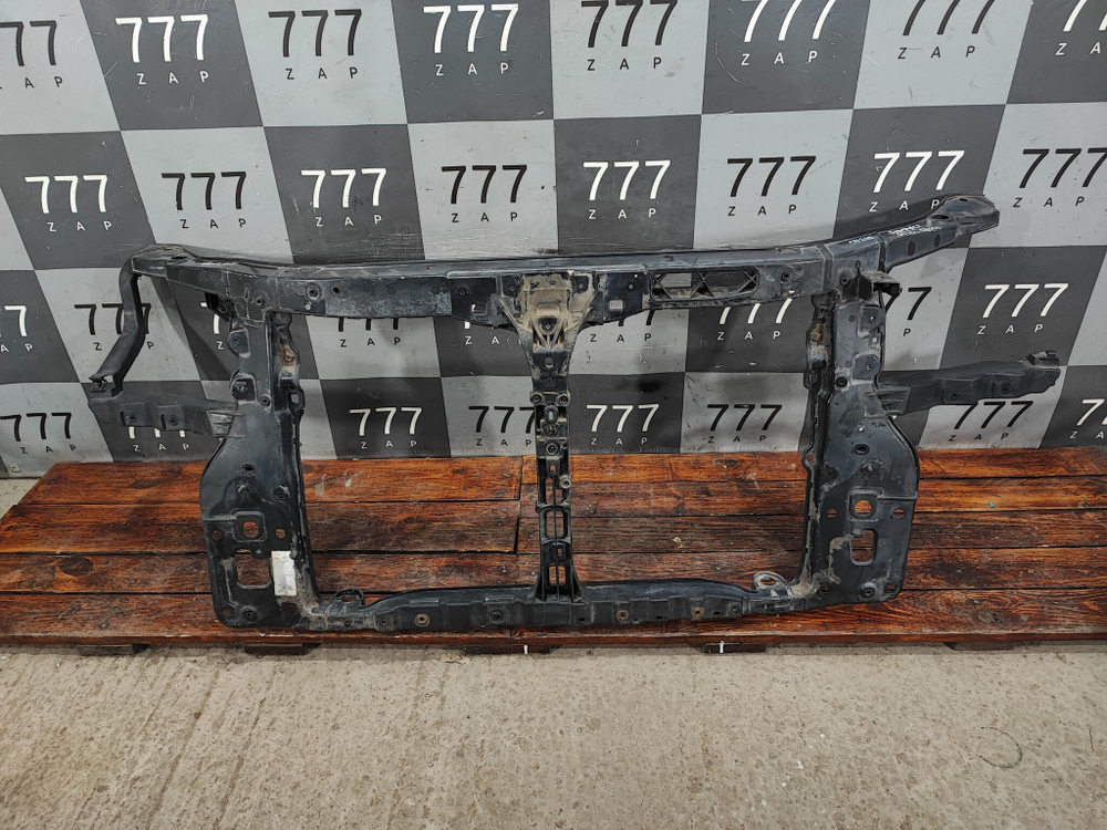 Панель передняя (телевизор) Kia Sportage 2 (JE) 04-10 Б/У Оригинал 641010Z000