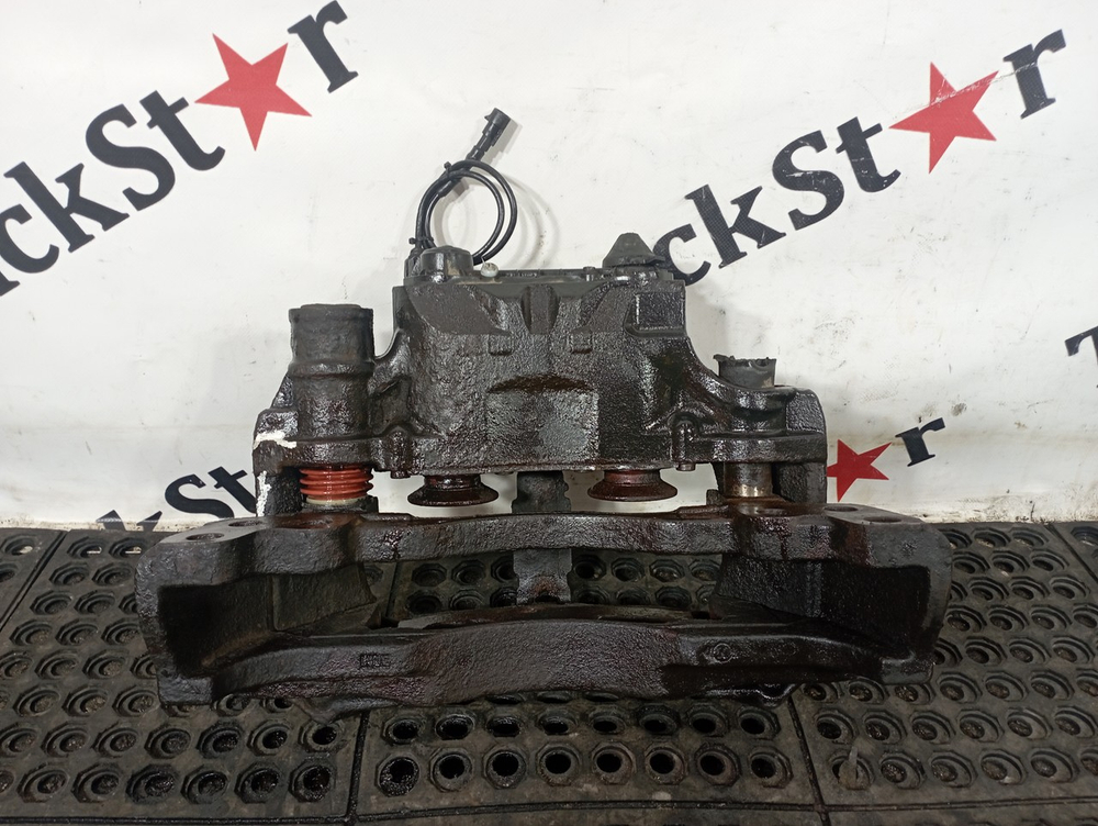 Суппорт передний правый 2017г.