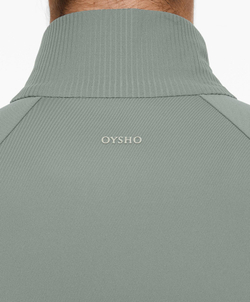 Oysho Короткий лонгслив Comfortlux из ткани в рубчик с застежкой-молнией, серо-зеленый