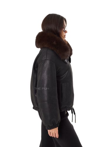 Черная куртка-пуховик из эко-кожи с накладным мехом