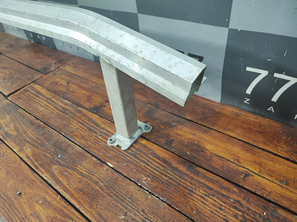 Усилитель переднего бампера Audi E-Tron 18-нв Б/У Оригинал 4KE807093