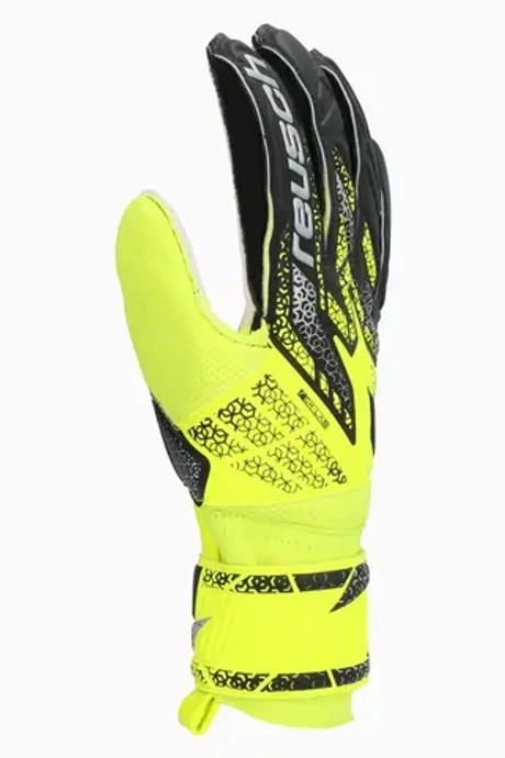 Вратарские перчатки Reusch Attrakt Solid