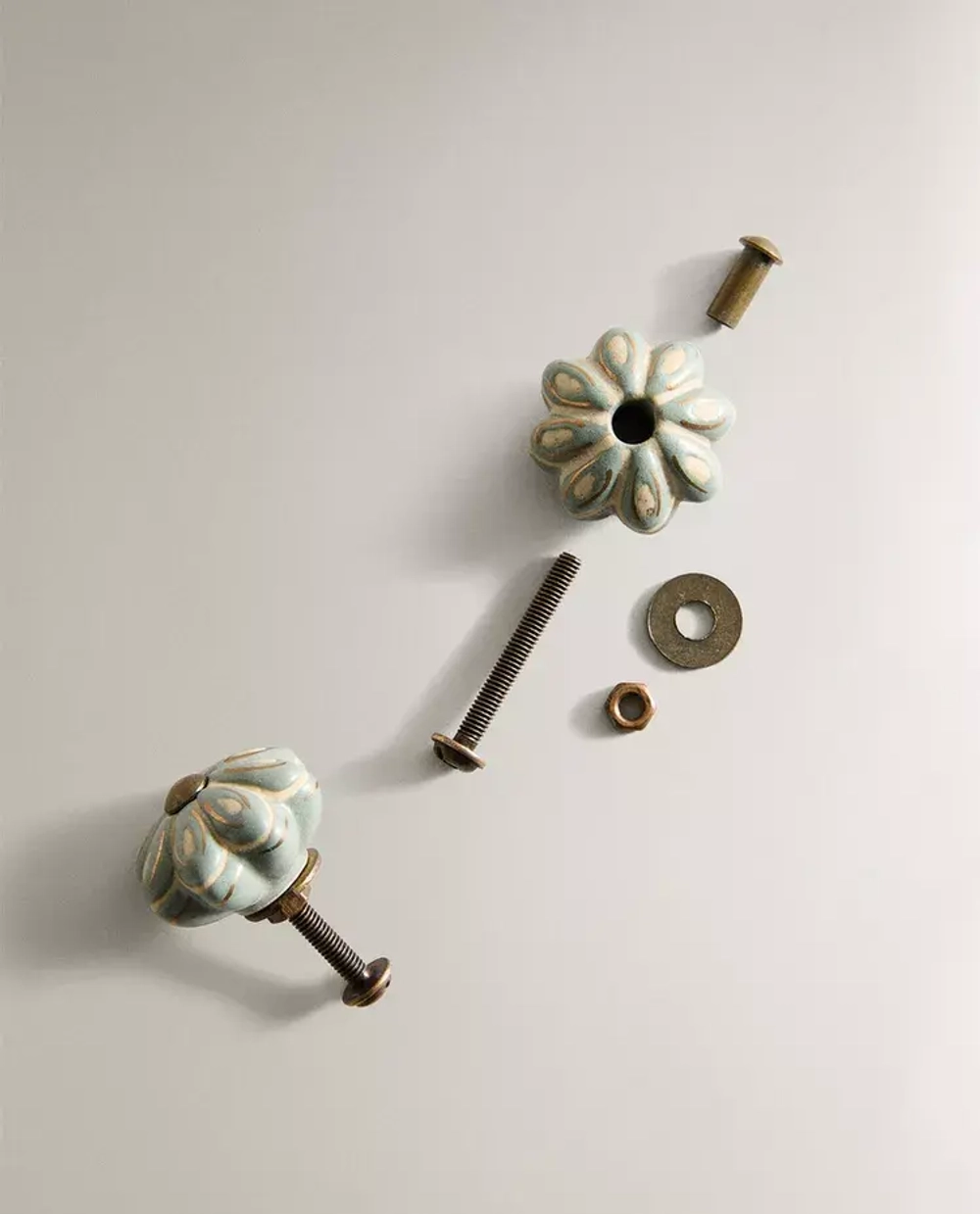 ZARA HOME НАБОР МЕБЕЛЬНЫХ РУЧЕК ИЗ КЕРАМИКИ «ЦВЕТОК» (2 ШТ.), ЗЕЛЕНЫЙ