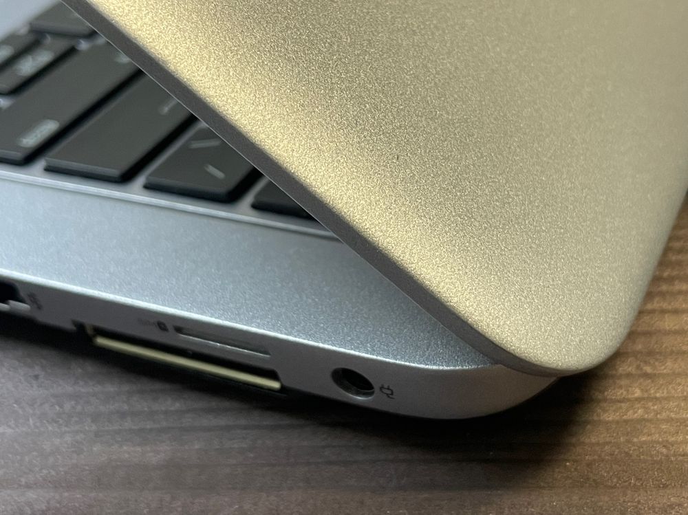 12.5" Ноутбук HP EliteBook 820 G4 (1366x768, Intel Core i5-7300U, RAM 4ГБ, SSD 128ГБ, Intel HD Graphics 620, Win 10Pro)