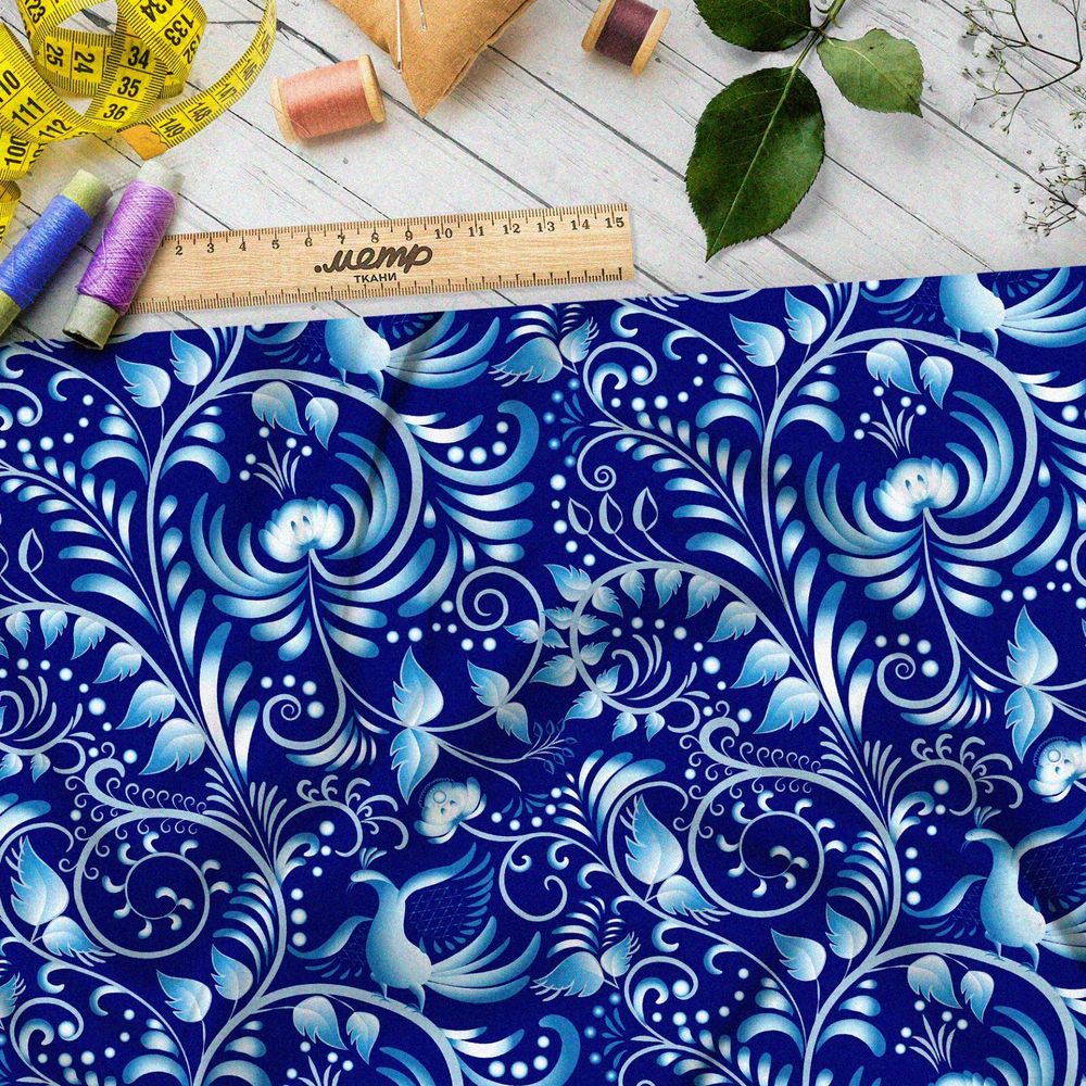 Ткань оксфорд 210 тонкая гжель на синем фоне