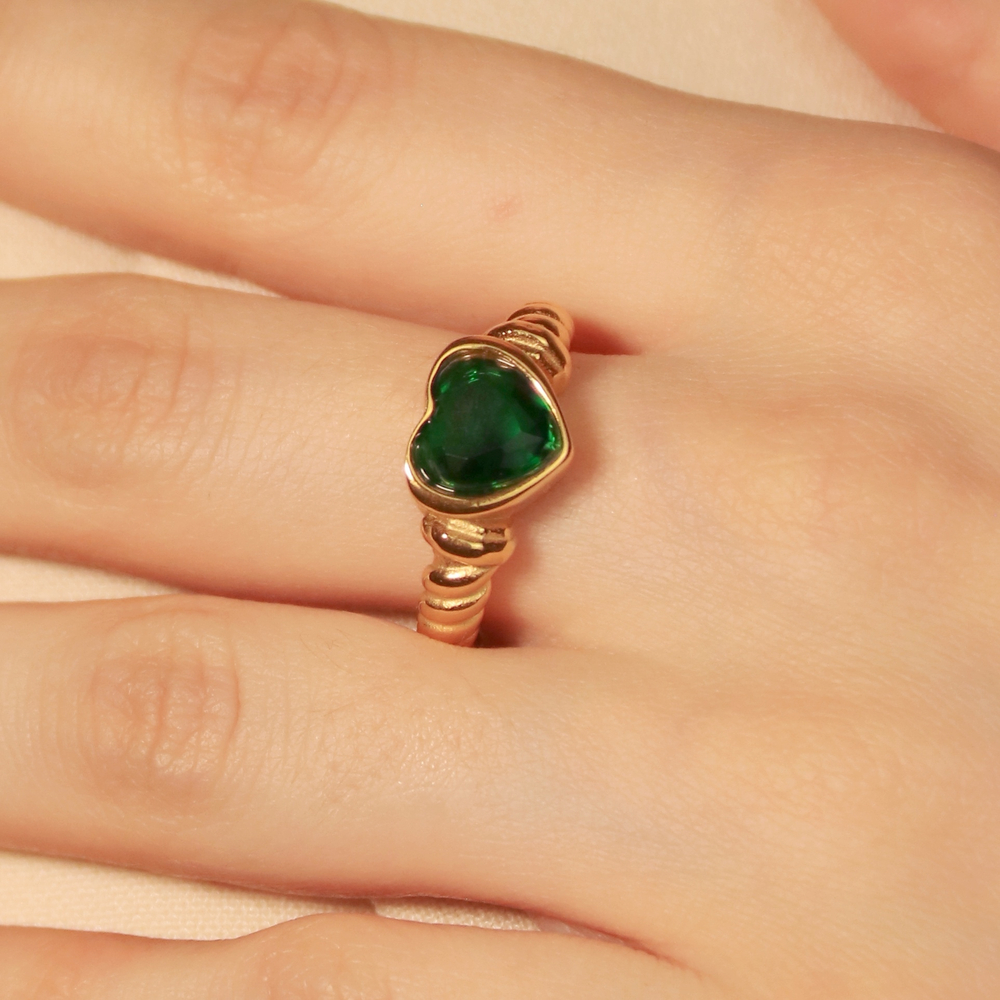 Кольцо Emerald Heart