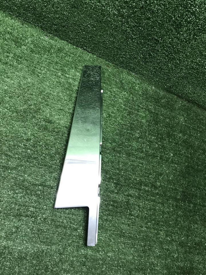 Накладка двери левая Mercedes S Z223 20-нв Maybach