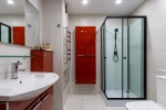 Душевая кабина Loranto NEO 90x90x(190+15) c низким поддоном 15см, прозрачное закаленное стекло 5 мм, задние стеклянные стенки белые, профиль черный-матовый (CS-21801)