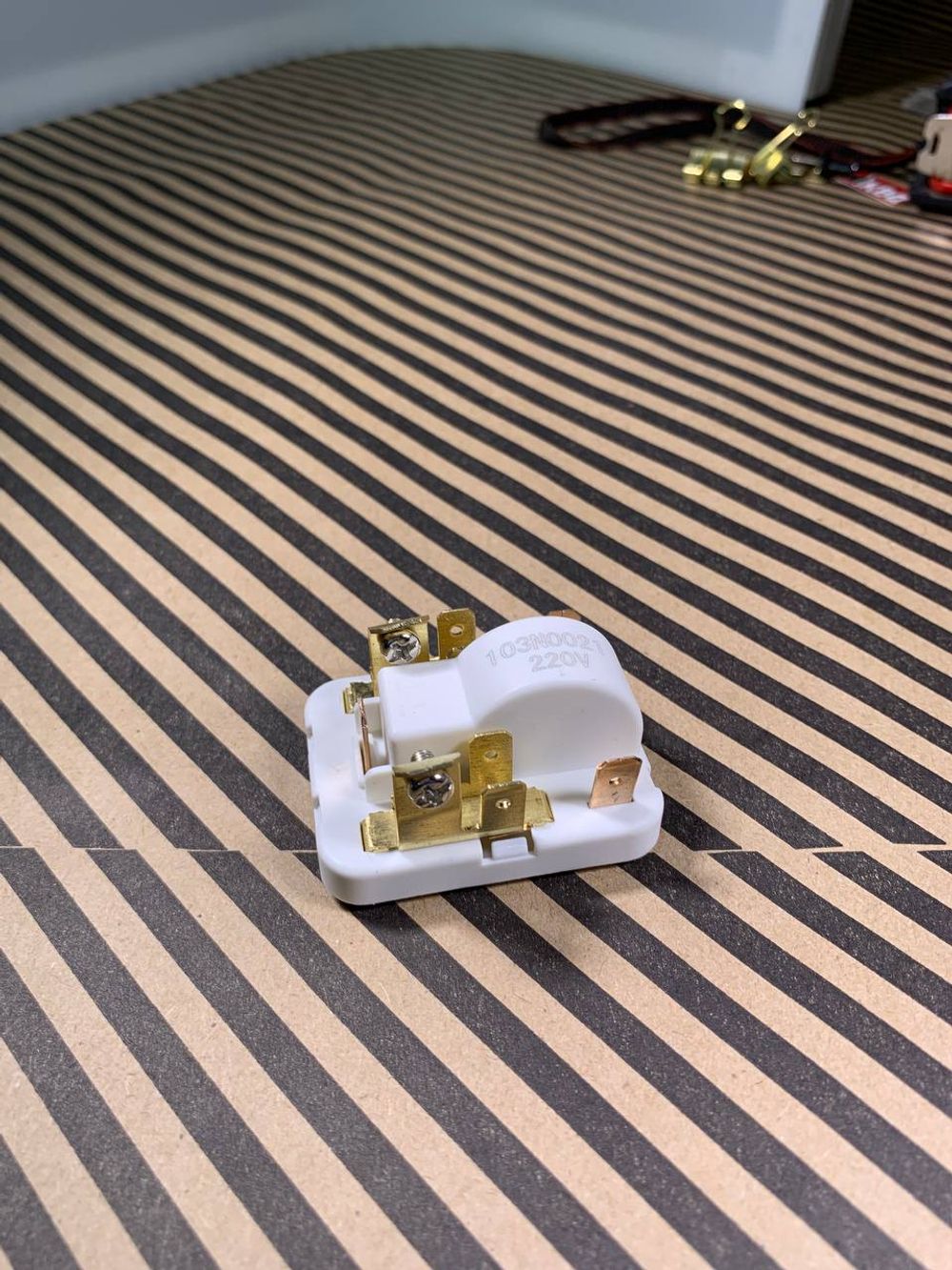 Реле пусковое для холодильника Indesit, Ariston, Danfoss 103n0021