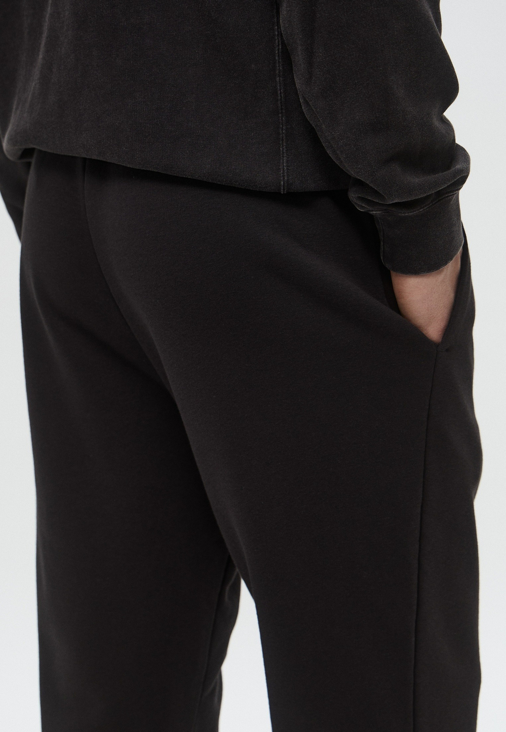 Брюки спортивные мужские PUMA ESS Sweatpants TR cl