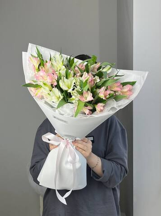 Букет из альстромерий