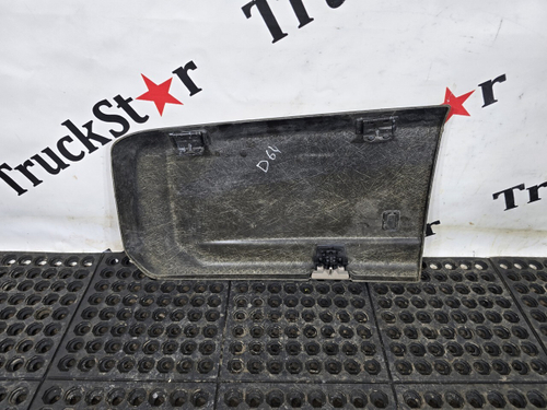 Крышка бардачка верхней консоли правая 2023г