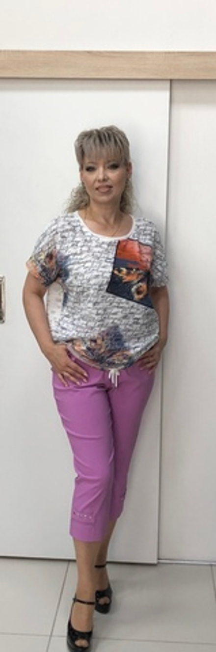 Легкие капри розового цвета