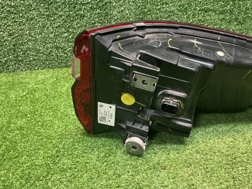 Фонарь левый внешний BMW X7 G07 (2019-2022)