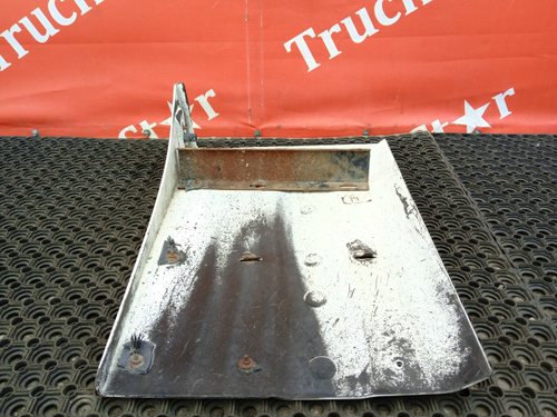 Крыло переднее правое