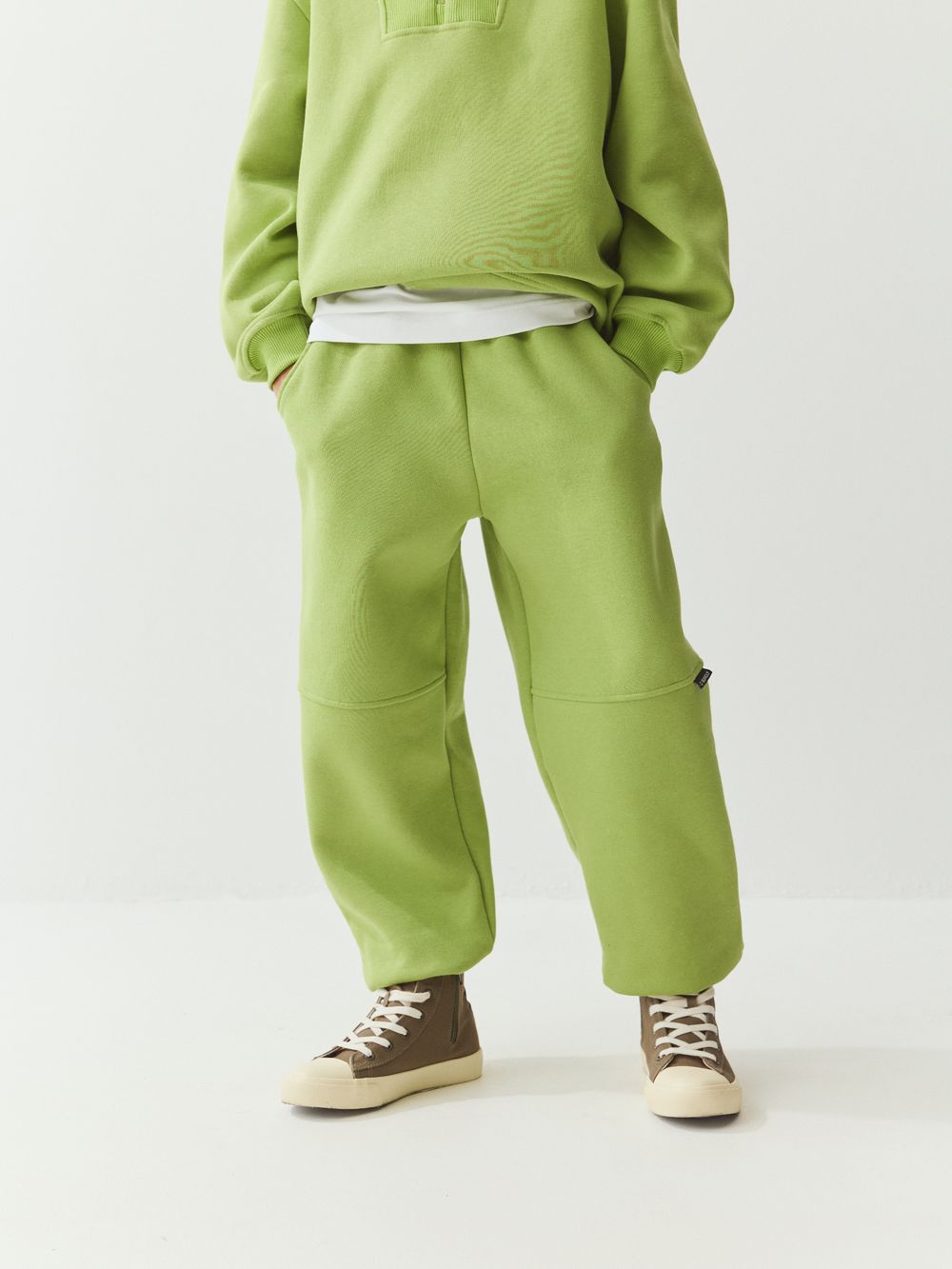 Джоггеры оверсайз "Лайм" с карманами утепленные 7+