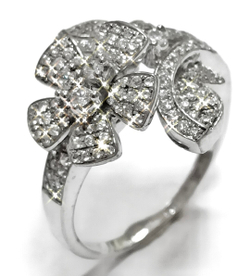 Ювелирное кольцо из серебра с фианитами,размер 18