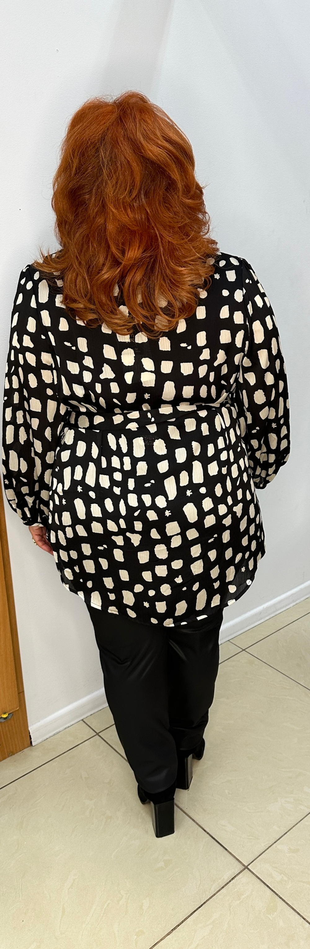 Черные под эко-кожу брюки-лосины