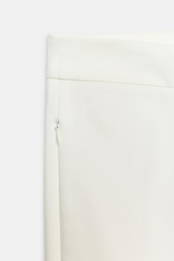 ZARA УКОРОЧЕННЫЕ БРЮКИ MINI FLARE, БЕЛЫЙ