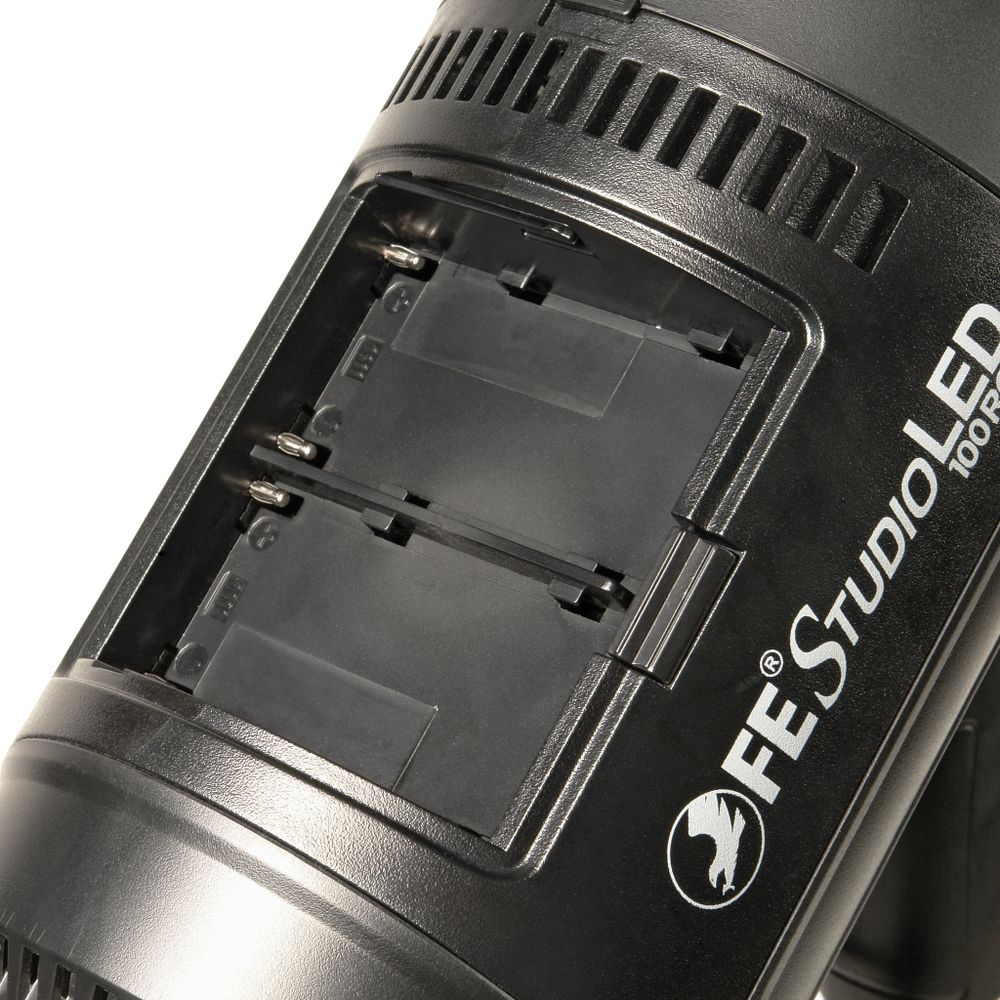 Светодиодный осветитель Falcon Eyes Studio LED 100RGB