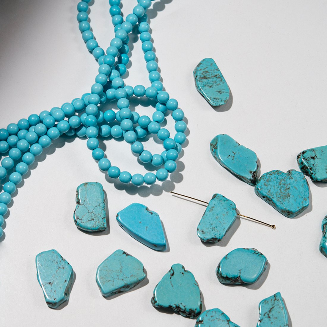 Туркенит (имитация бирюзы), смещенное отверстие, 24-29*14-22,5мм