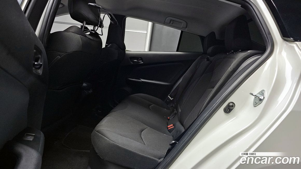 Toyota Prius 4 Generation 1.8 (10.2019)
