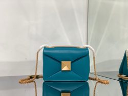 Valentino One Stud Bag with Chain 19 cm