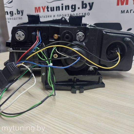 Передние фары daylight black для Audi A4 B6