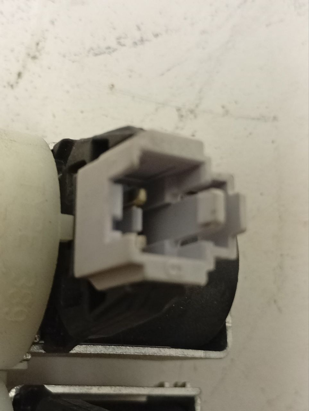 RST703DW кт18 Клапан подачи воды для стиральной машины Ariston, Indesit C00110333 б/у