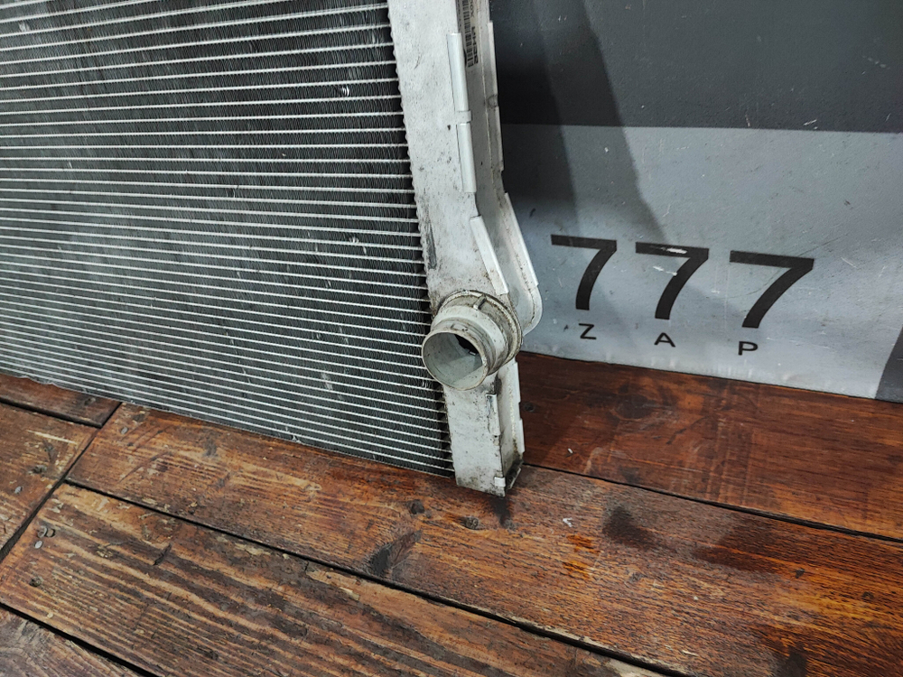 Радиатор двигателя BMW 5-Series (F10) 09-16 Б/У Оригинал 17118509176