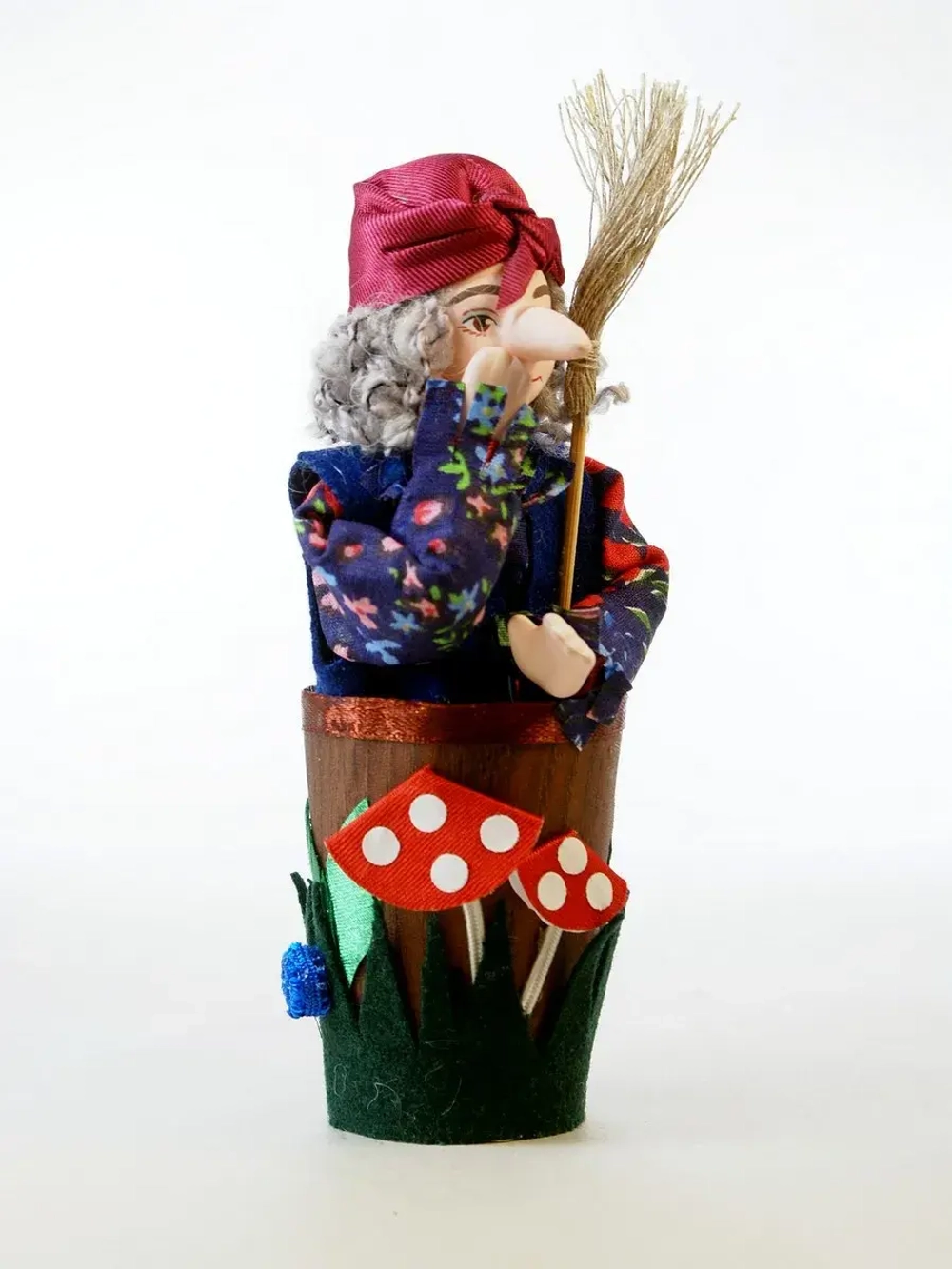 Кукла коллекционная Баба-Яга в ступе