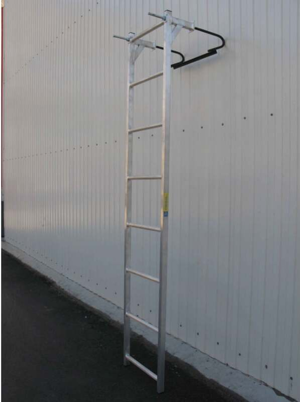 Лестница навесная алюминиевая со стальными кронштейнами MEGAL ЛНАстк - 5,0 (450)